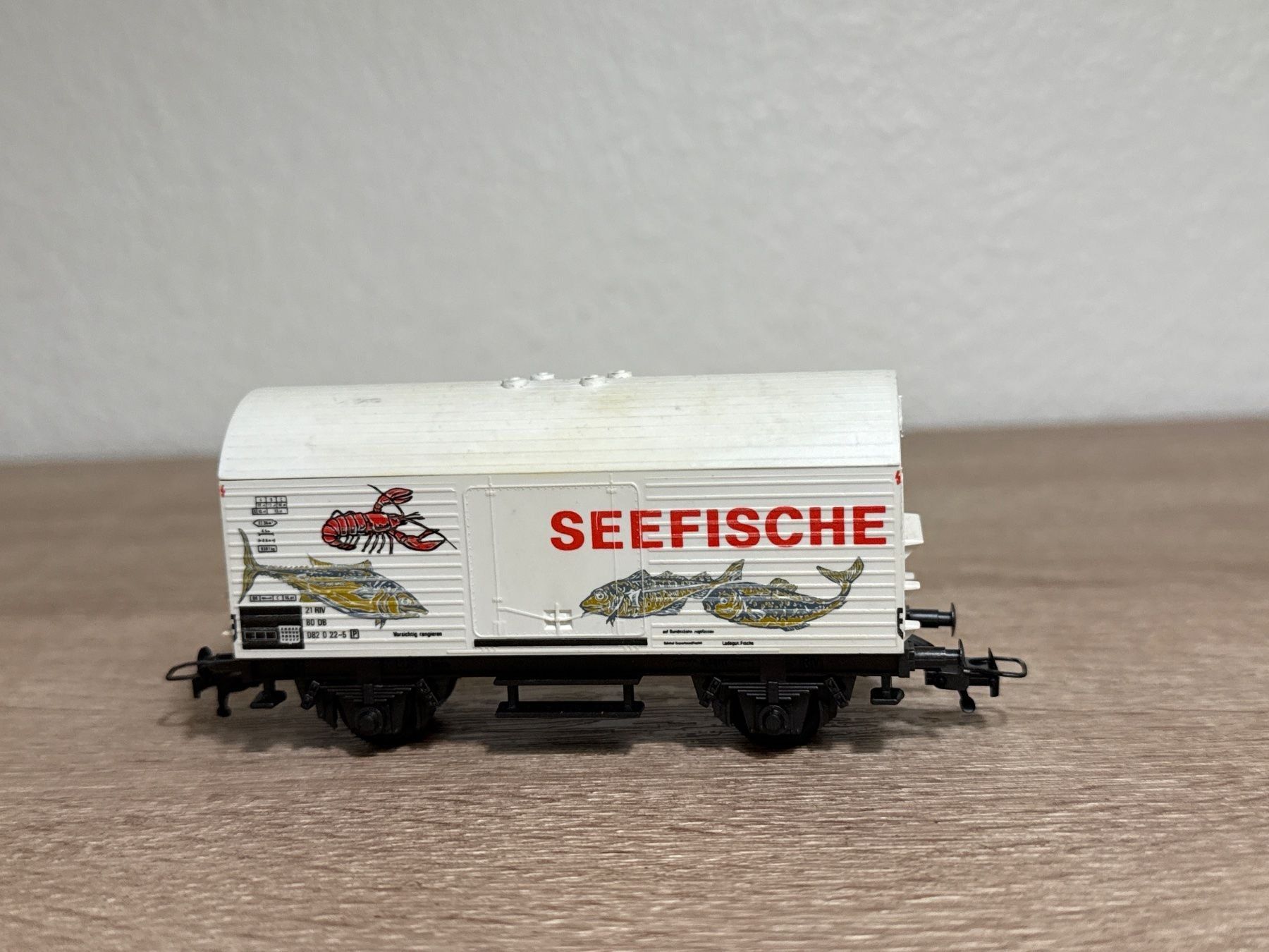 Fleischmann Modellini di ferrovie: Fleischmann Güterwagen DB Seefische H0 (35) – Usato da St-Aubin-Sauges venduto da Lo_Go 1