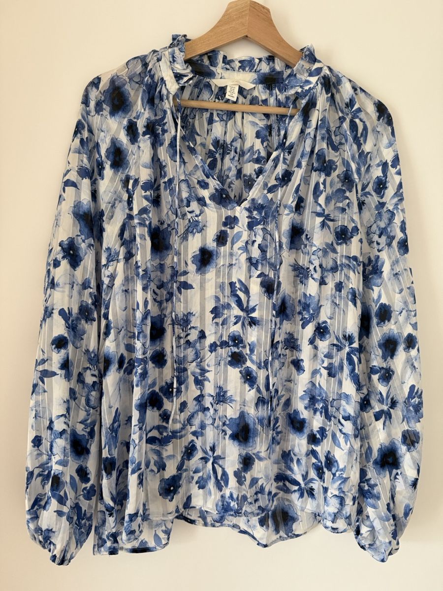 H&M Camicette: Elegante Bluse mit Blumenmuster, leicht & luftig – Nuovo (secondo la descrizione) da Wettingen venduto da VC1993