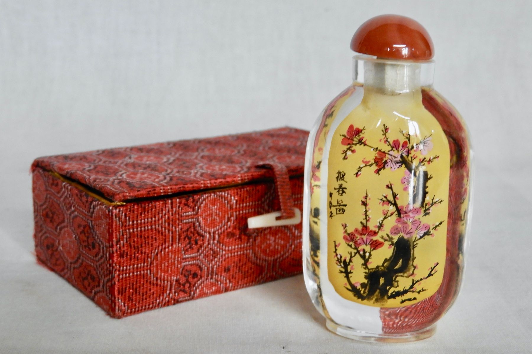 Flaconi: Snuff Bottle aus Glas mit Box, China. – Usato da Horw venduto da luzernicus