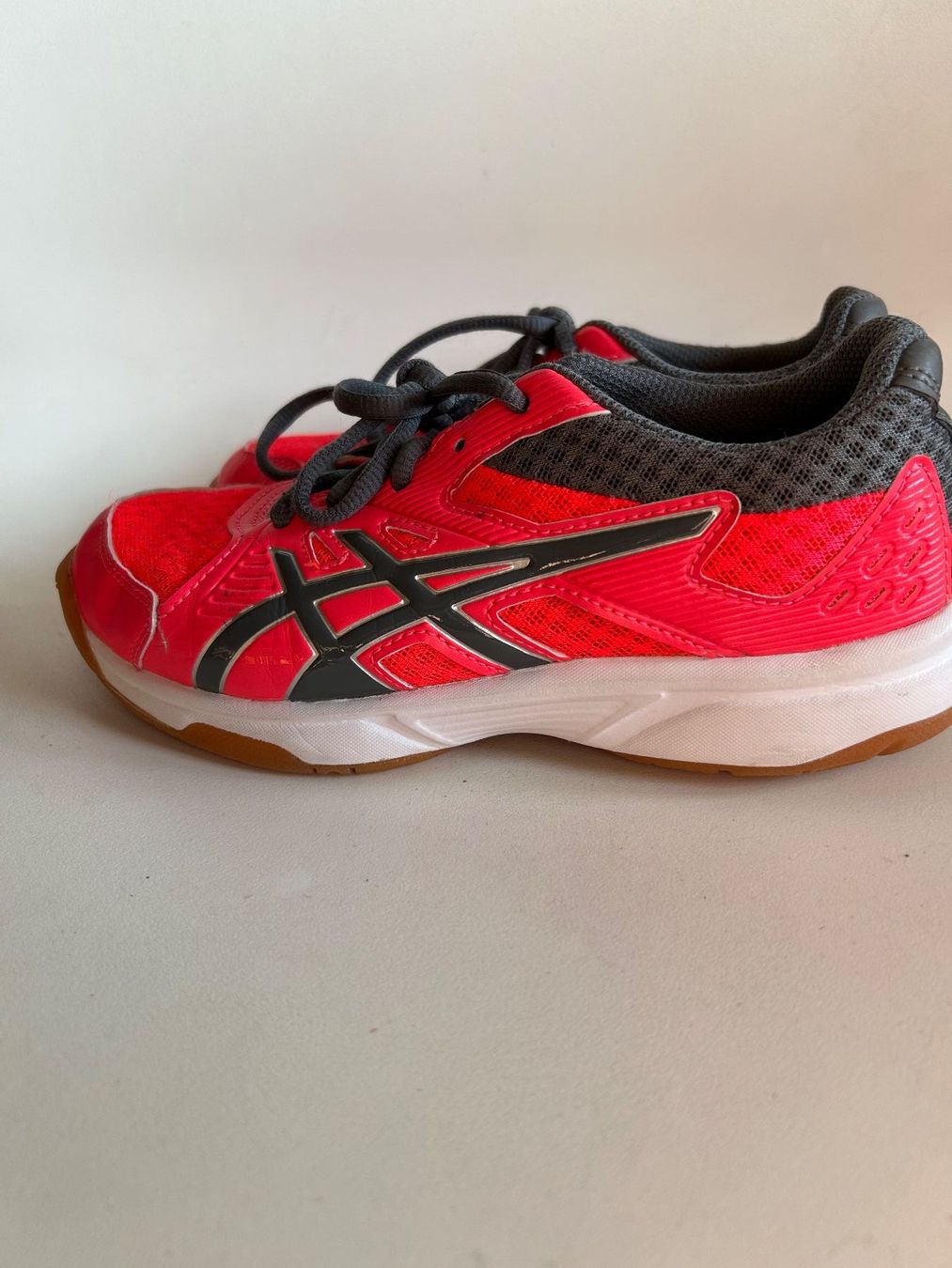 Asics Scarpe per ragazzi: Hallenturnschuhe Asics Gr. 34.5 – Usato da Zollbrück venduto da Oclv75 2