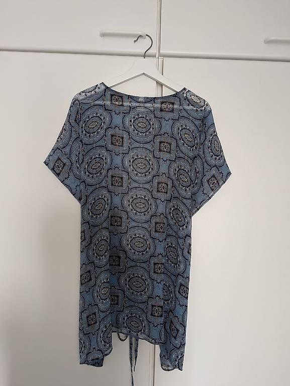 Esprit Top: Langes Shirt Esprit – Usato da Herzogenbuchsee venduto da Obivius