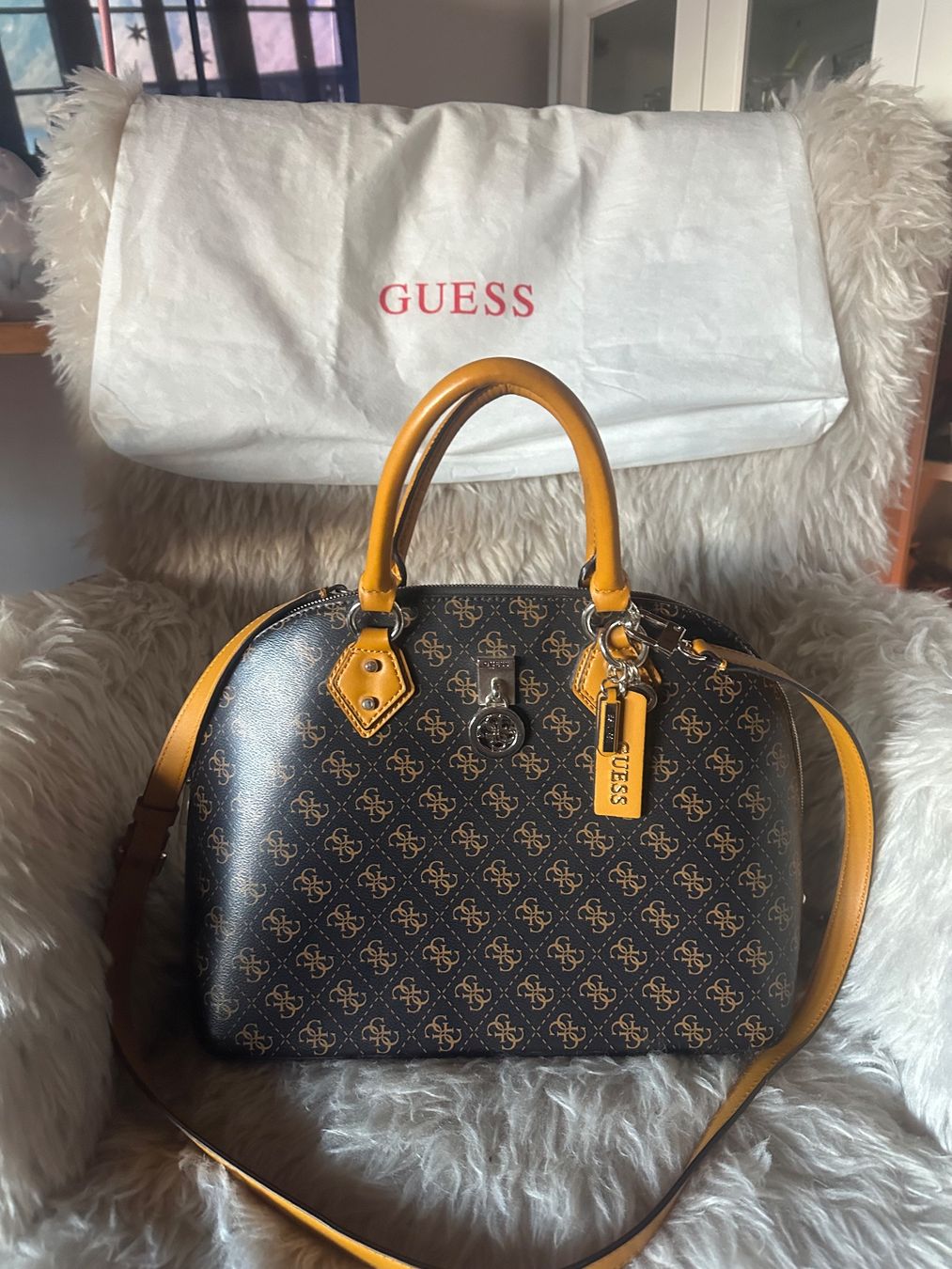 Guess Borse da donna: GUESS Tasche Original – Nuovo e nell'imballaggio originale da Iseltwald venduto da cro_8gfq