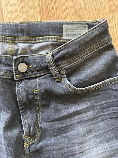 Diesel Pantaloni: Jeans Diesel Gr.176 wie neu – Usato da Wabern venduto da MagdalenaWabern 3
