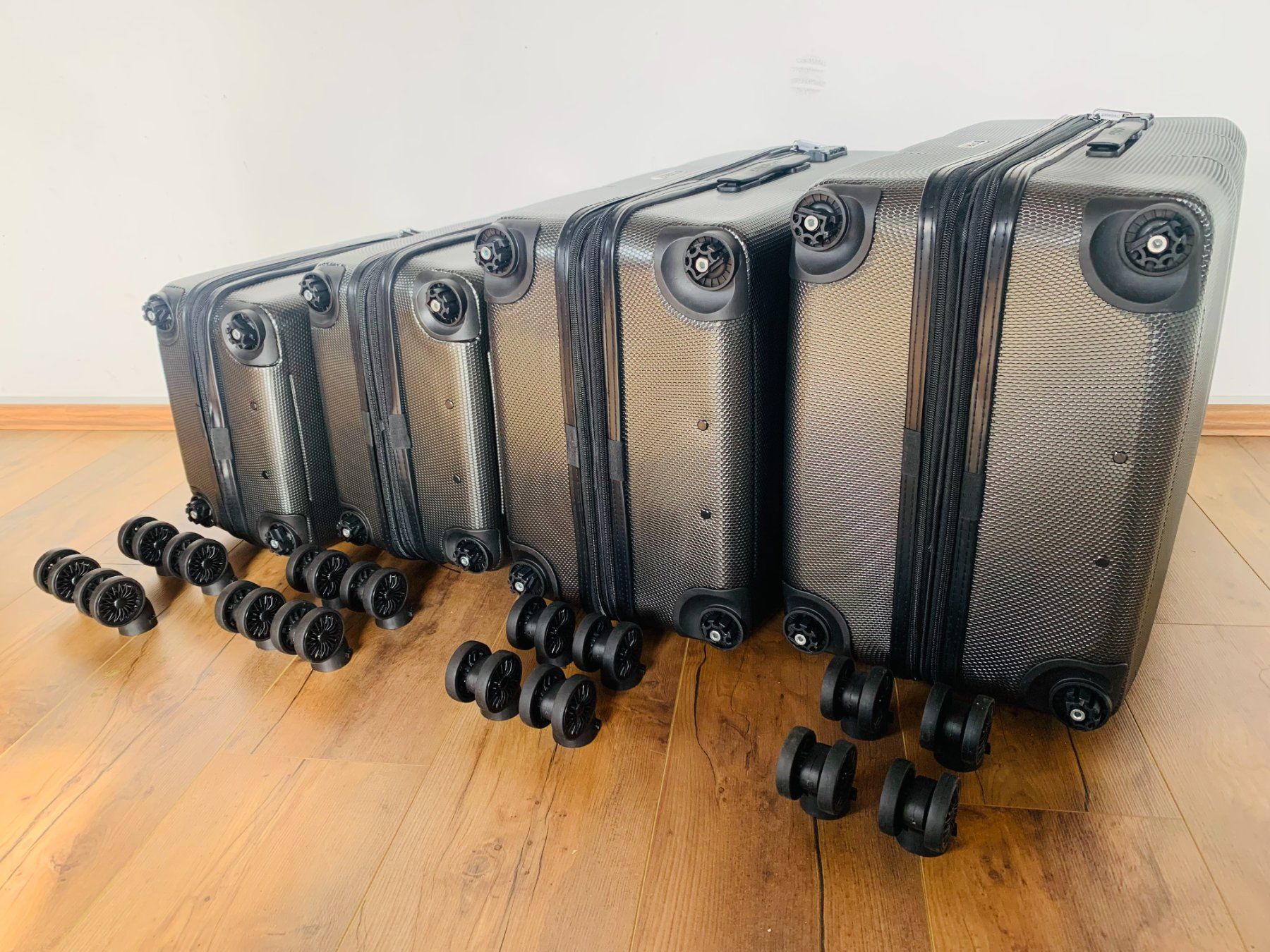 Valigie: 4 teiliges Koffer Polycarbonat gateBAG BUNDLE ANTHRAZIT NEU – Nuovo e nell'imballaggio originale da Bergdietikon venduto da shopAgent 1