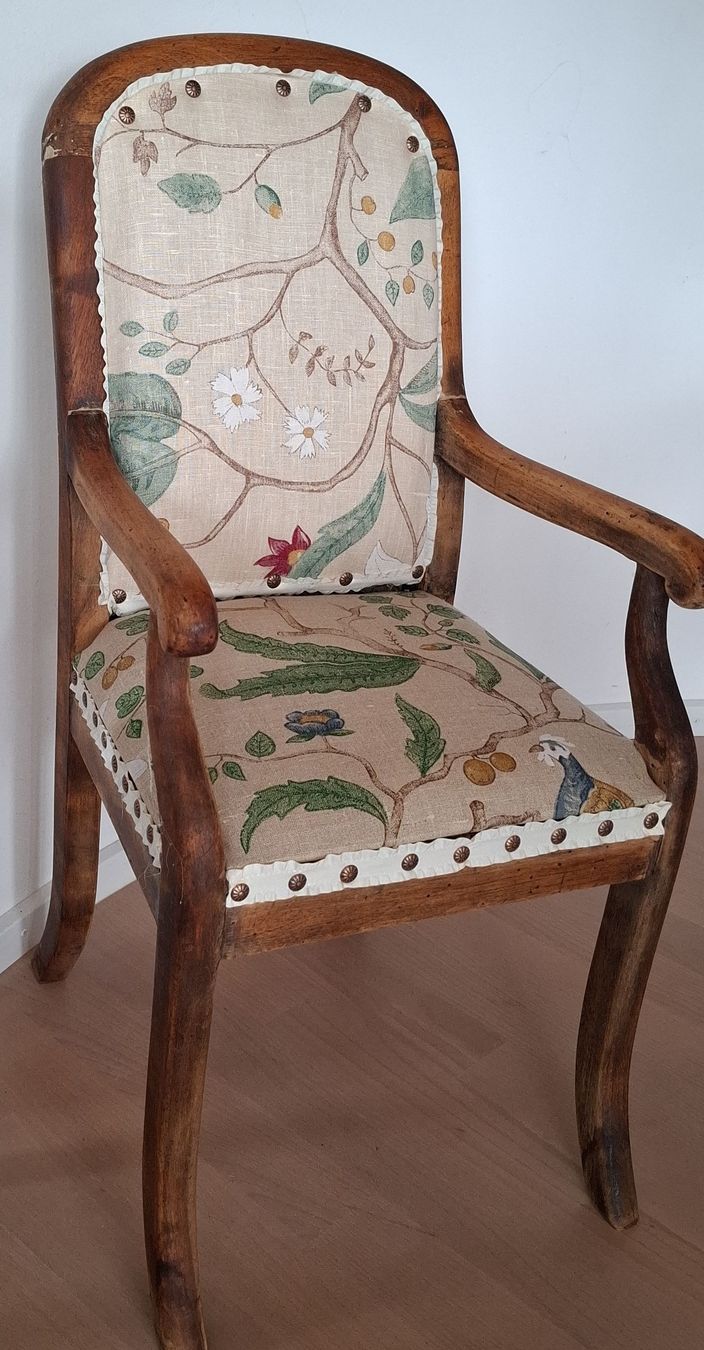 Poltrone: Kinder Armlehnstuhl Nussbaum – Usato da Buochs venduto da regenbogen7365