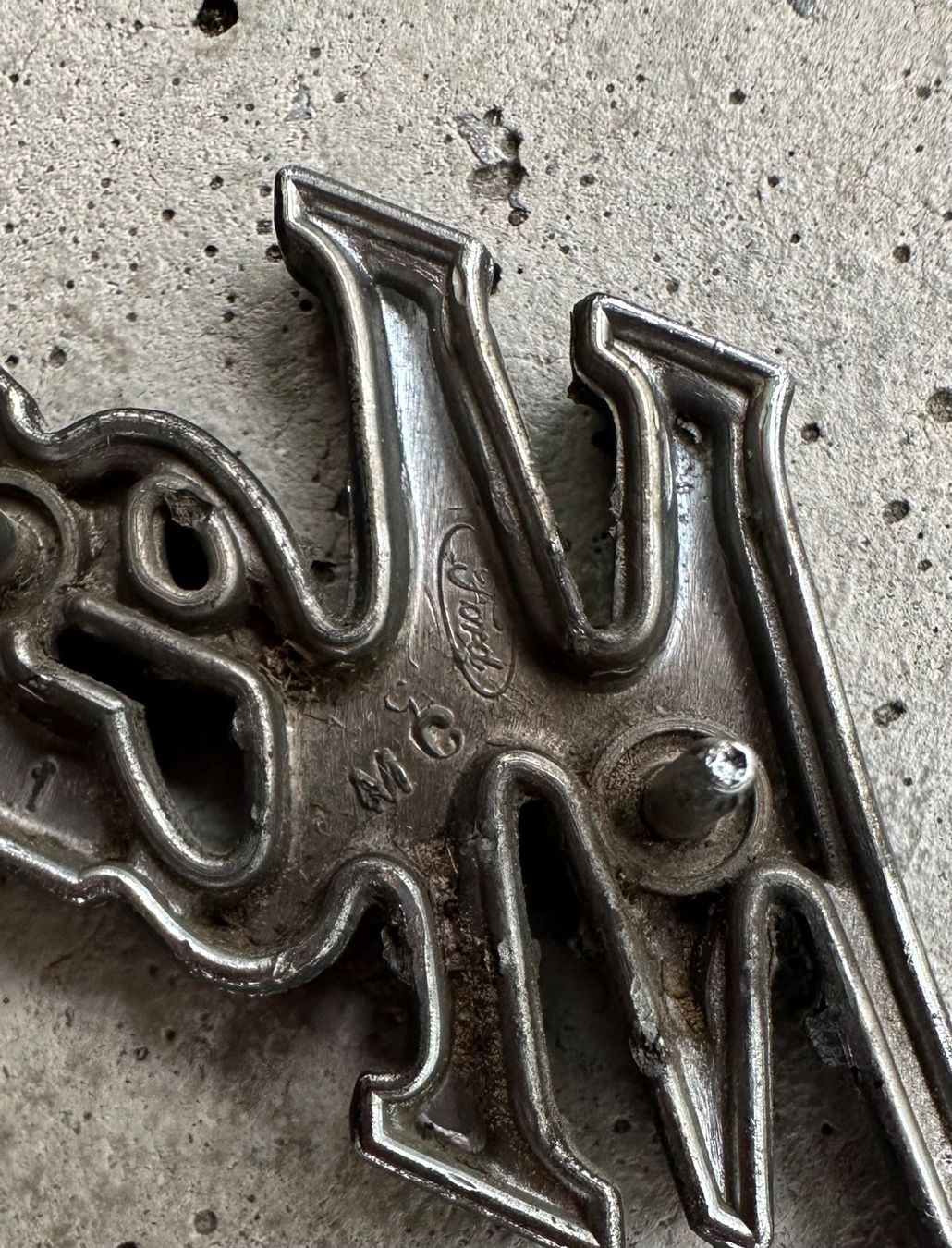 Mercury Accessori per altri veicoli: Mercury Metall Emblem  Ford MC – Usato da Zürich venduto da brazerola 1
