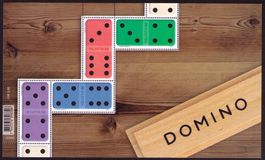 2021_1849_ DOMINO_ SPEZIALBOGEN_ Holzmaserung ! **