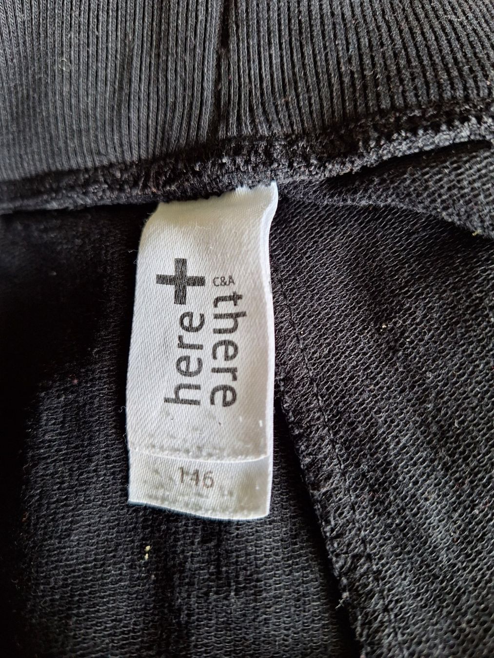 C&A Pantaloni: Schwarze Jogginghose, Grösse 146 – Usato da Aesch BL venduto da sar_j59l 2