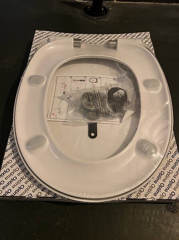 WC: WC-Deckel neu und ungeöffnet – Neu und originalverpackt aus Rheineck von Delsiebero