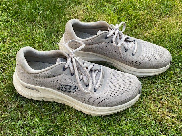 Skechers Chaussures hommes: SKECHERS Arch Fit – Neuf (Voir description) à Pfaffhausen par stepober