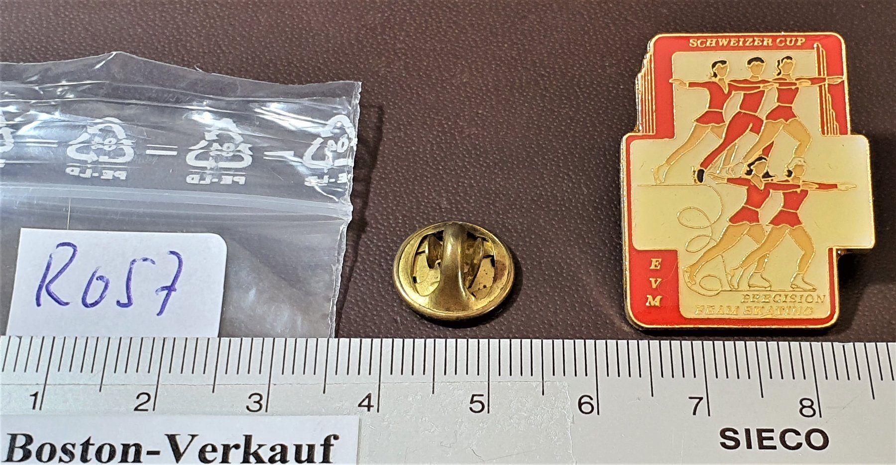 Placchette & Badge: R057 - Pin Schweizer Cup EVM Precision Team skating – Usato da Reinach BL venduto da Boston-Verkauf 1