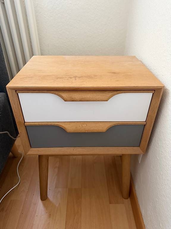 Tables de nuit: Nachttisch mit Schublade – D'occasion à Zürich par lu13302 1