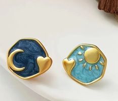 Suesse Sonne & Mond Ohrstecker, neu und ungetragen!