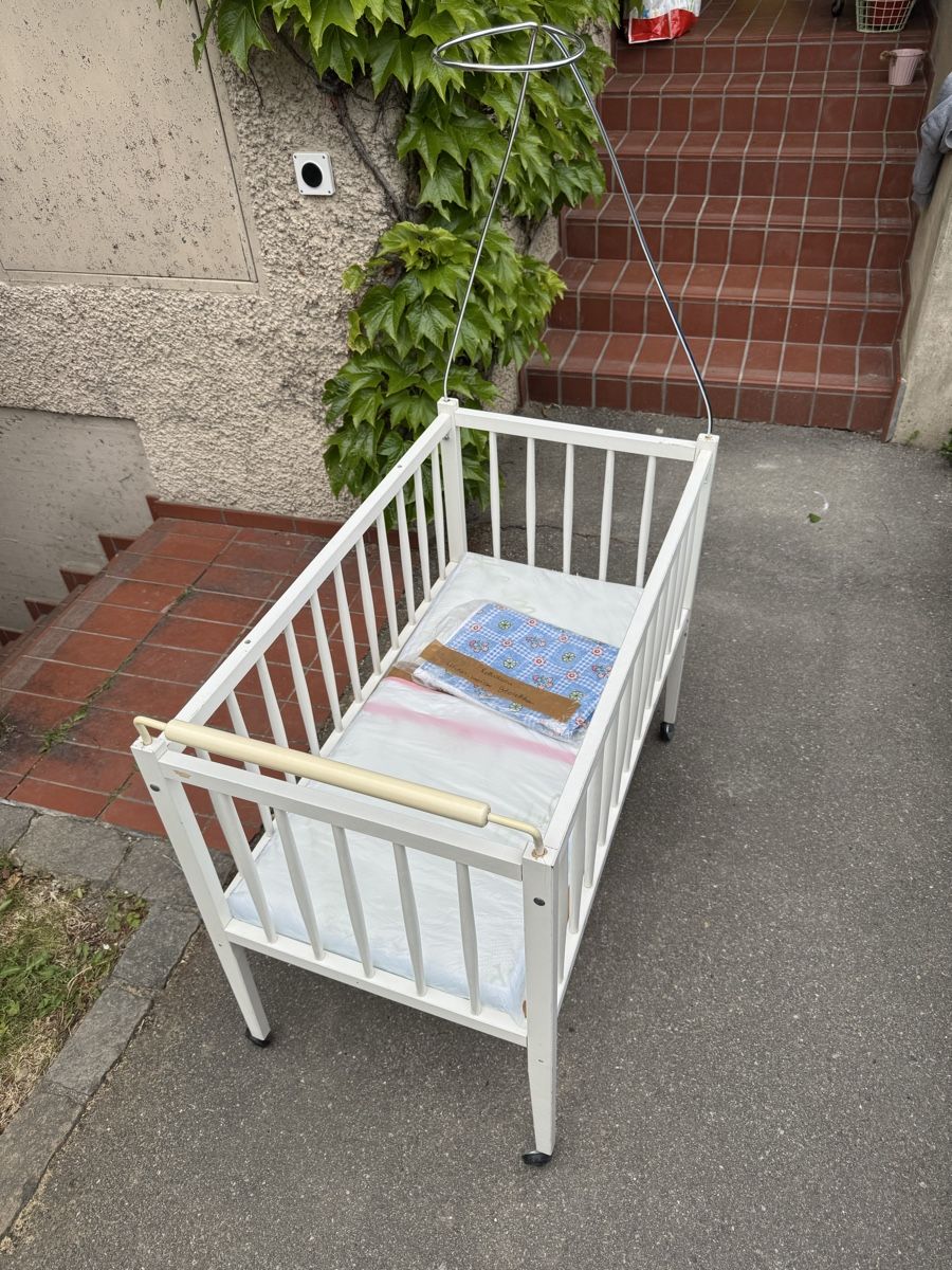 Letti: Babybett, Weiss, mit Rollen – Usato da Benglen venduto da Osi123