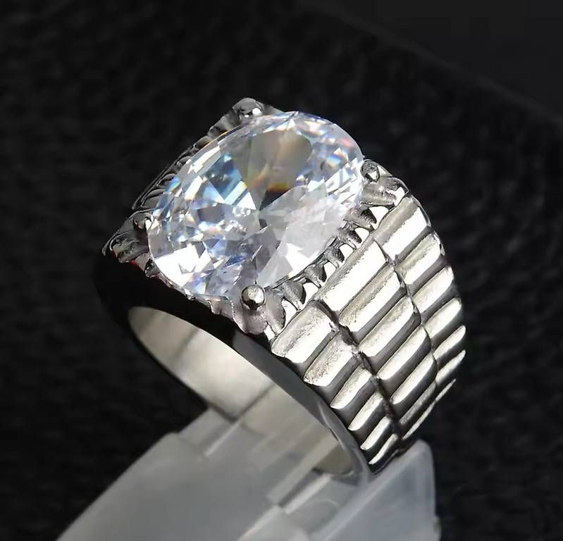 Anelli: Edelstahlring mit Zirkonia Stein – Usato da Luzern venduto da ONATTRADE