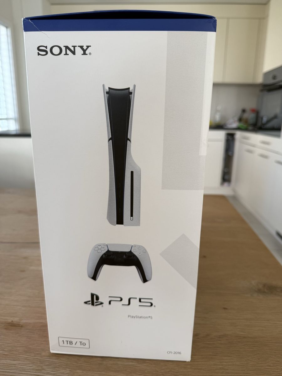 Sony Console: Sony Playstation 5 Slim Disc Edition 1TB – Usato da Oberentfelden venduto da straightuup 3