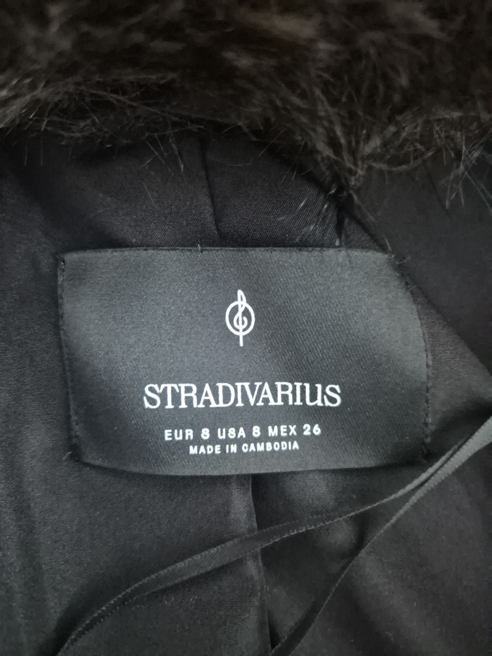 Stradivarius Cappotti: Stradivarius fausse fourrure – Nuovo (secondo la descrizione) da Vouvry venduto da M_hill 2