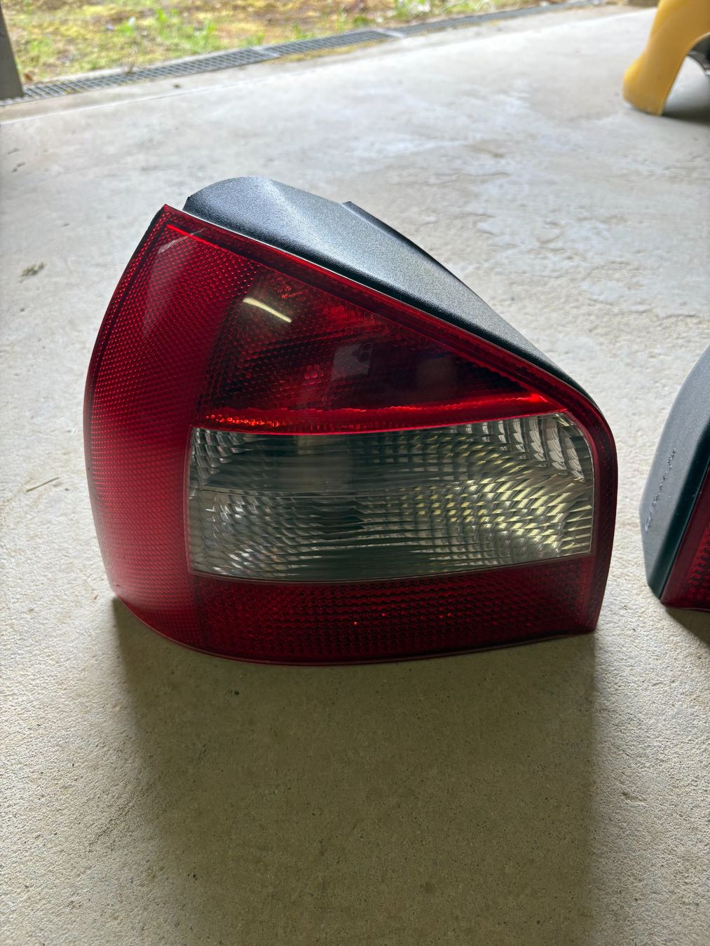 Audi Tutti pezzi di ricambio auto: Audi A3/S3 8L Facelift Rückleuchten – Usato da Madiswil venduto da Ivan1706 3