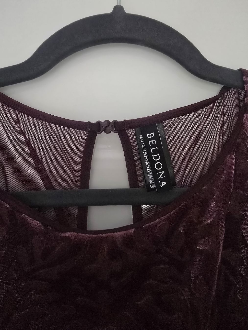 Beldona Tops: Beldona Body Grösse M Weinrot Samt Mesh – Neuf (Voir description) à Thalwil par Nikkita2 2
