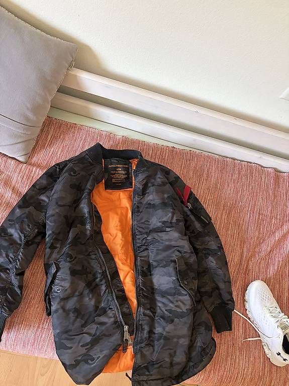 Giacche: Alphas Industries Jacke – Usato da Wettingen venduto da rahelkaiser