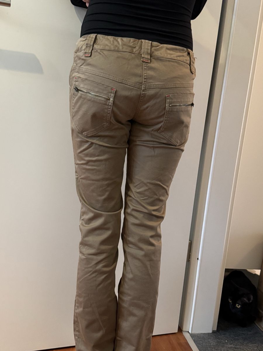 Catimini Pantaloni: CATIMINI Hose, Gr.ab 150cm – Usato da Strengelbach venduto da lana40 3