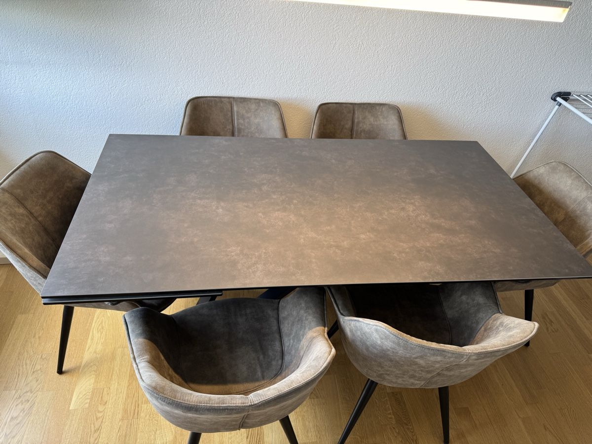 Tavoli: Keramik Esstisch zu verkaufen – Usato da Samstagern venduto da Zurigo02 1