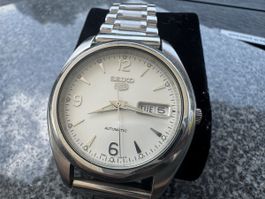 Seiko 5 Automatic – Glasboden – 38.9 mm – Top