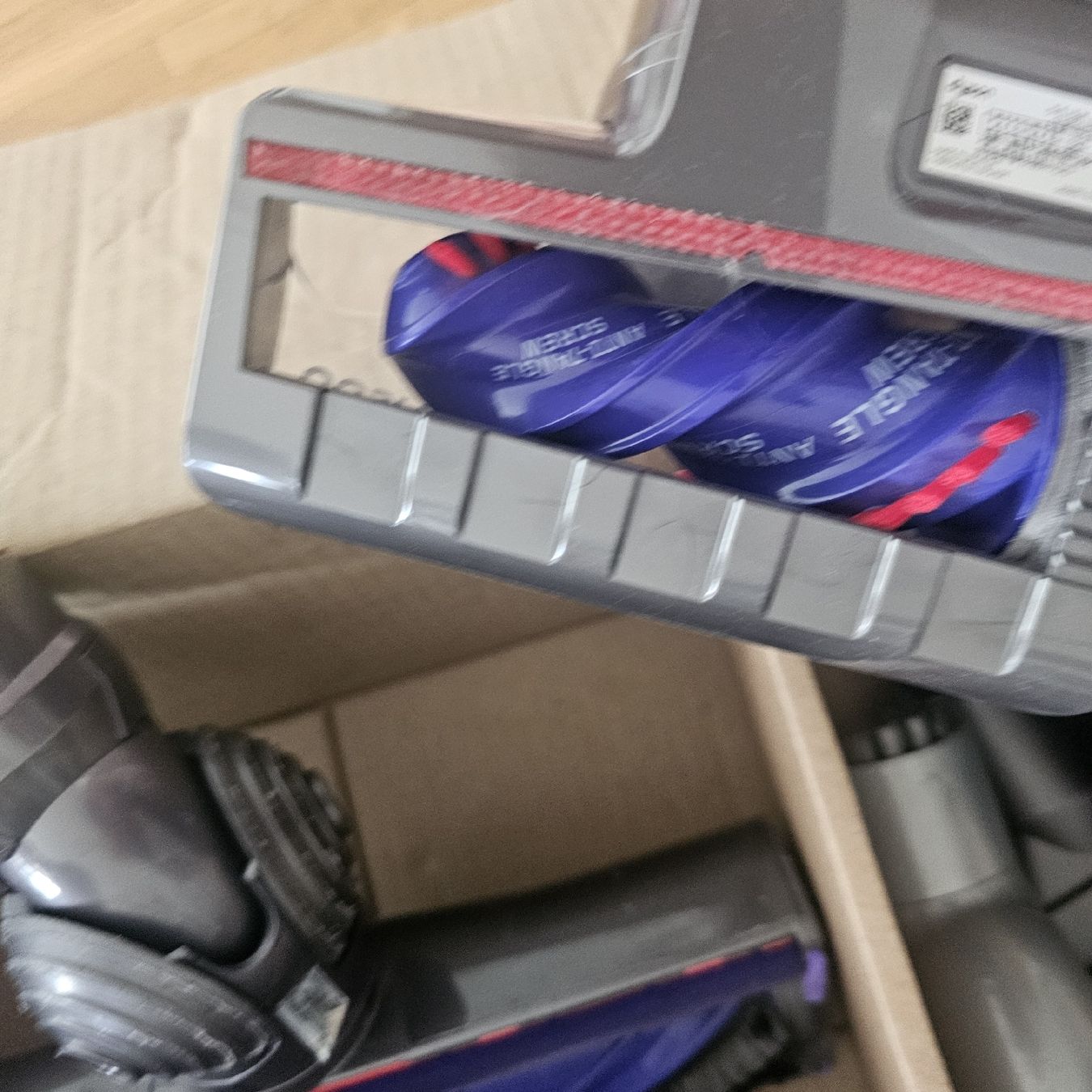 Dyson Aspirapolveri & Accessori: Dyson v12 Slim dès 1Fr – Usato da Plan les ouates venduto da Braun_charly 3