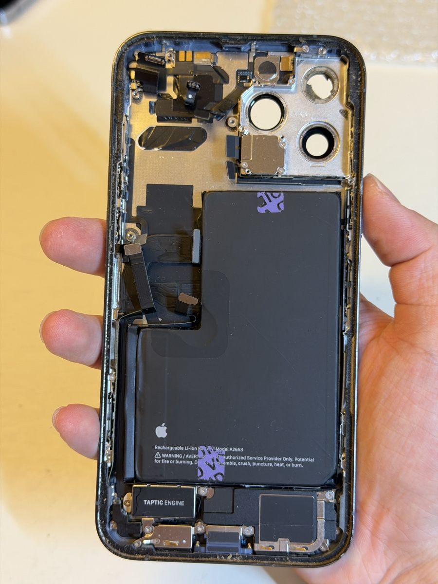 Apple Portables: iPhone 13Pro Max Gehäuse Blau – Défectueux à Chur par beverlyone 4
