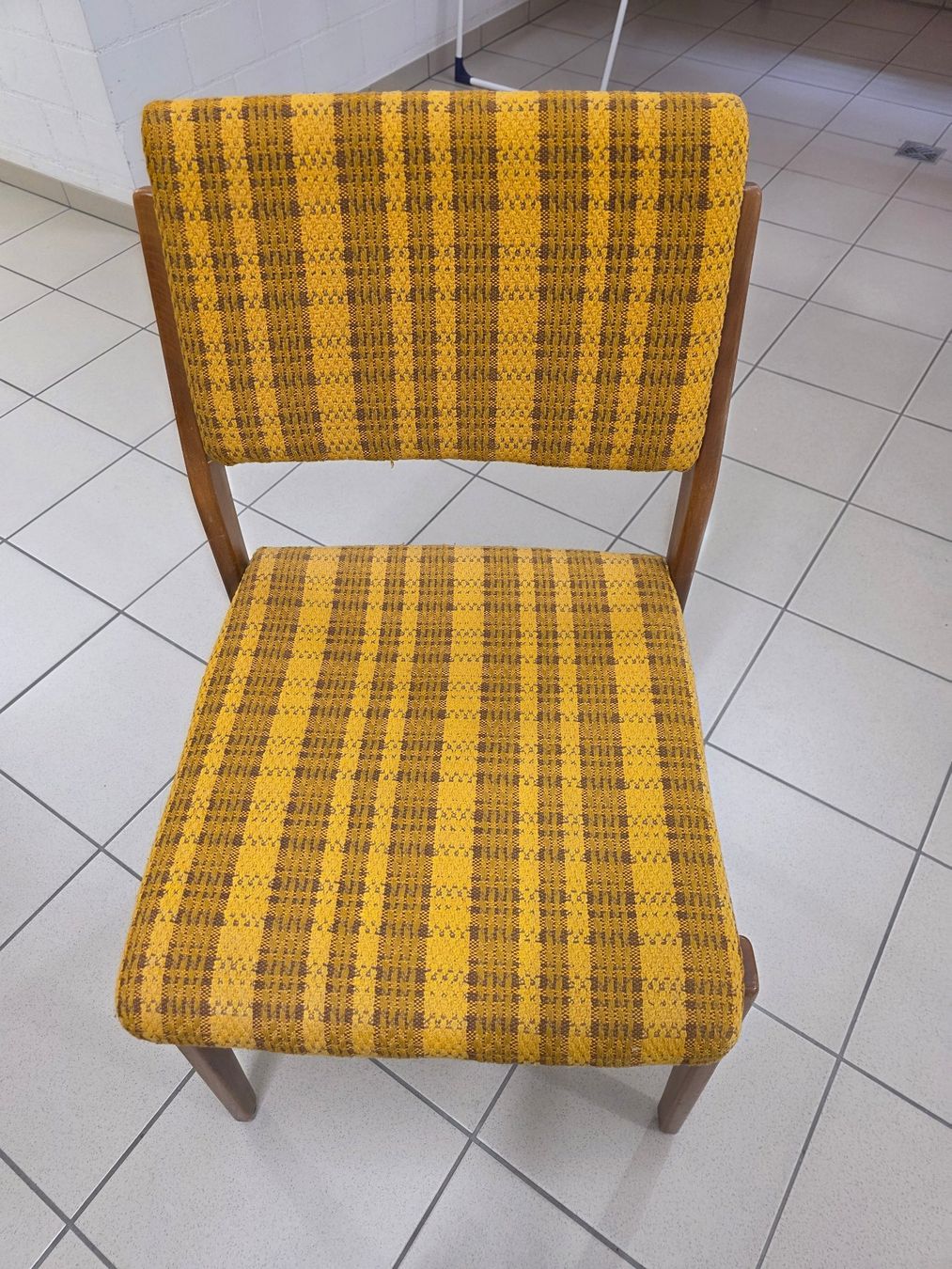Chaises: 6 Esszimmerstühle – D'occasion à Buchs ZH par 1948Mustermann