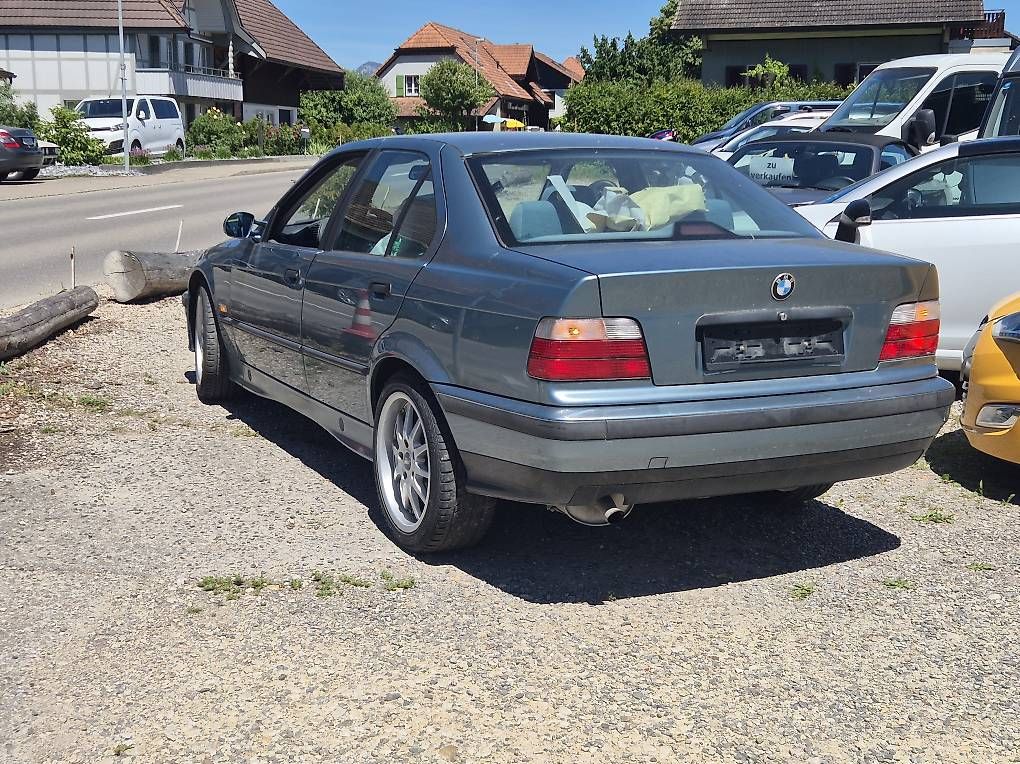 Autos: Bmw E36 316 Limousine schalter Benzin – D'occasion à Schwadernau par MS90s 3
