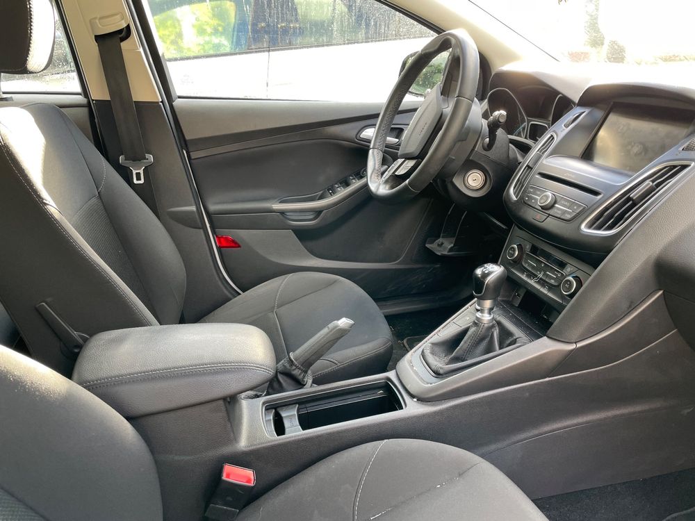 Ford Focus Station Wagon 1.0i EcoB 125 mit Motorschaden Kaufen auf Ricardo