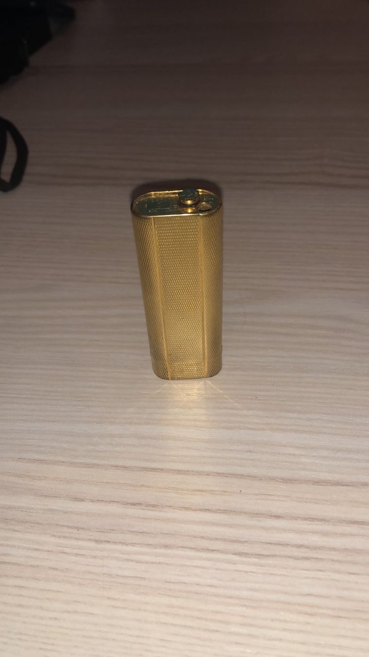 Cartier Accendini: Vends Briquet Cartier Plaqué Or – Difettoso da Corpataux venduto da pfi_27t6 1