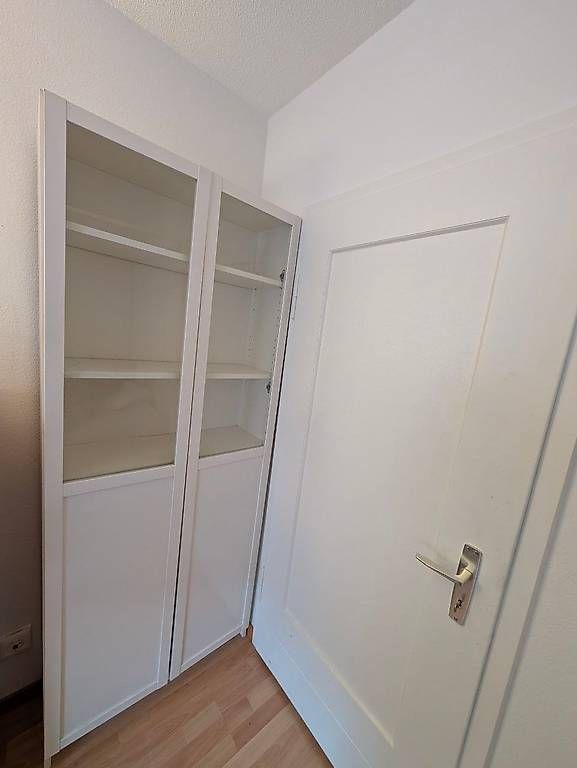 Ikea Regale: Bücherregal / Bookshelf with panel doors – Gebraucht aus Bern von azidan