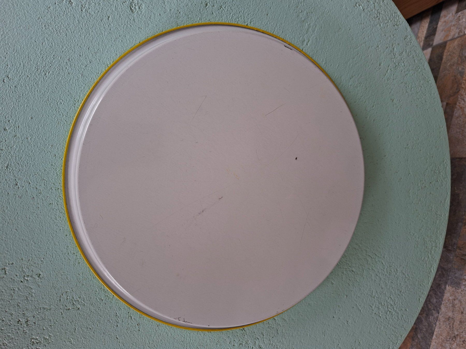 Piatti: Blechteller mit Blumenmuster farbig Durchmesser 30 cm gut... – Usato da Ehrendingen venduto da CHMEX 1