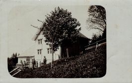 Appenzeller Bauernhaus mit Scheune