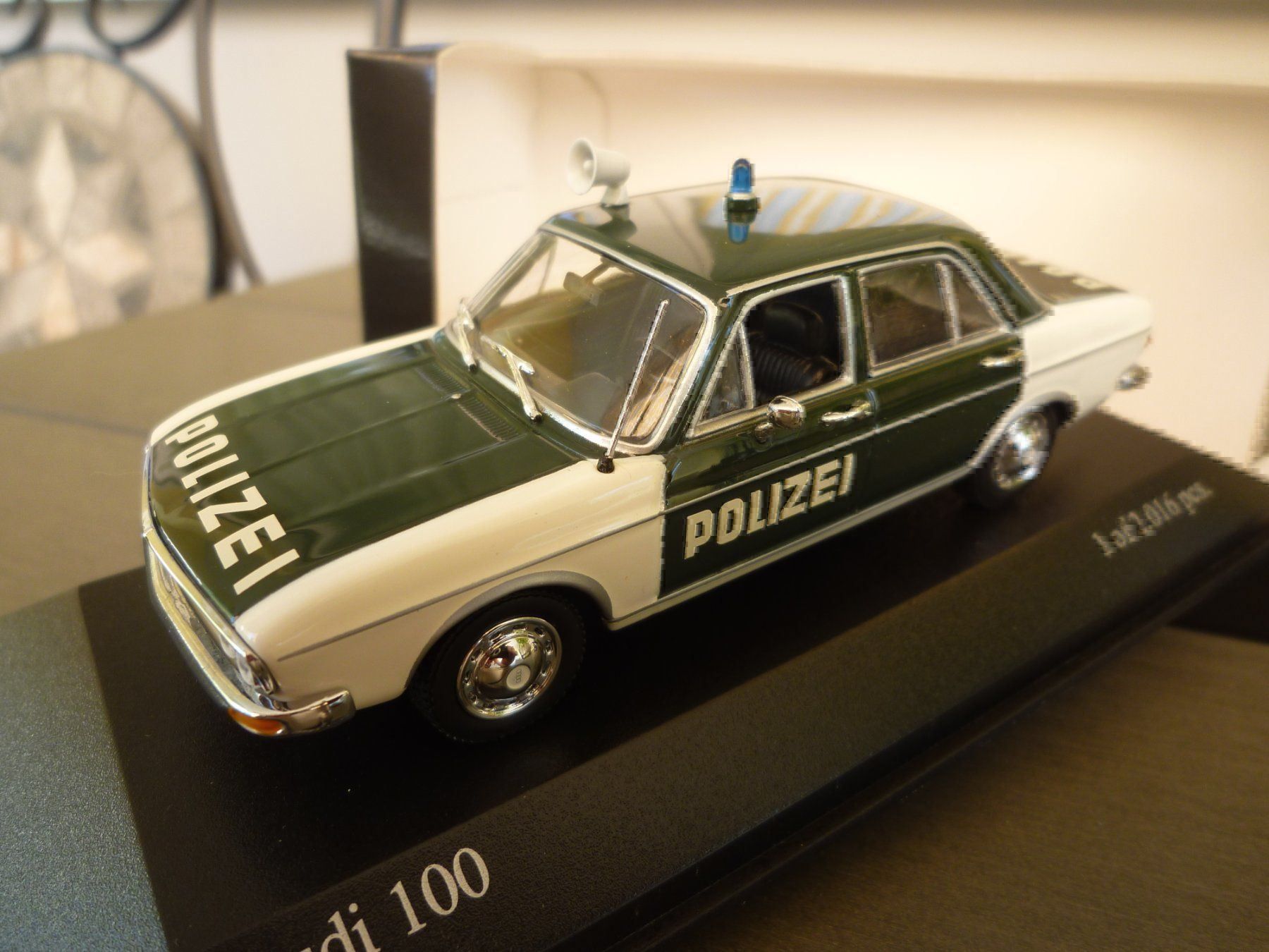 Audi Modellini d'auto: Audi 100 "Polizei" (1970) – Nuovo e nell'imballaggio originale da Flawil venduto da Imperiosud 4