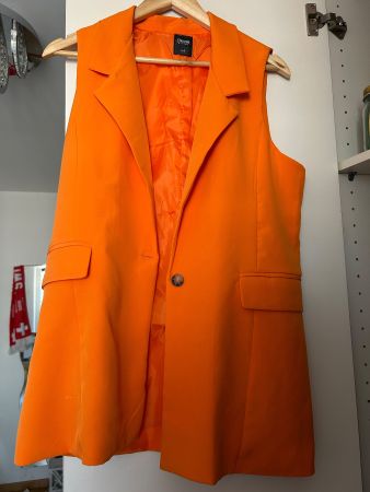 Orange Weste - perfekt für den Sommer