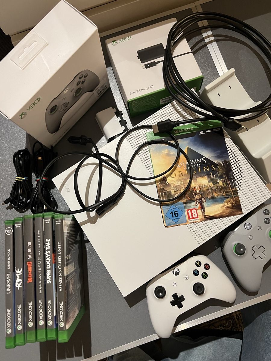 Microsoft Console: Xbox One Konsole mit viel Zubehör – Nuovo (secondo la descrizione) da Rupperswil venduto da sige82