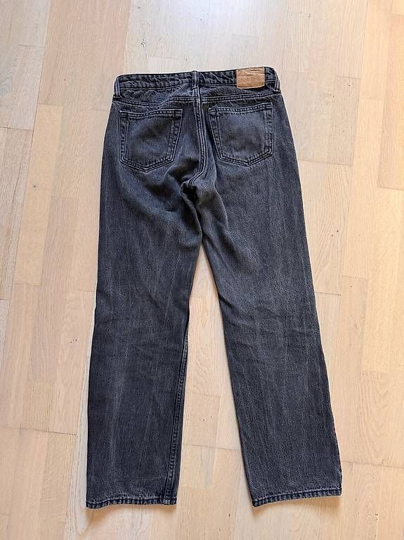 Weekday Jeans: Schwarze Jeans von Weekday – Nuovo (secondo la descrizione) da Arlesheim venduto da dan_vv9f 1