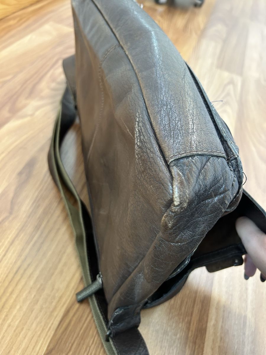 Aunts & Uncles Taschen: Sac messager Aunts&Uncles cuir véritable – Gebraucht aus MARTIGNY von xmi_q5tv 2