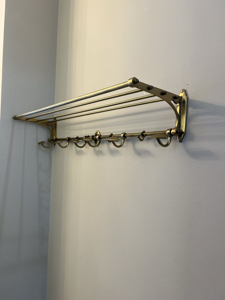 Guardaroba: Eichholtz Arini Kleiderstange, Messing Antik-Finish – Usato da Zürich venduto da R1908