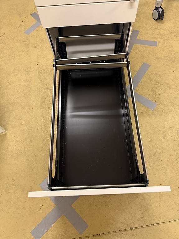 Korpus: Rollcontainer Tradingzone Smartline abschliessbar – Gebraucht aus Bern von Sellionaire_007 2