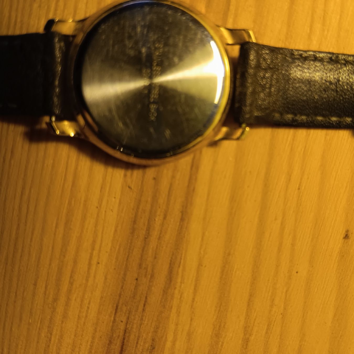 Montres: Damen Uhr Goldfarbig – Défectueux à Zell LU par erwin61 5