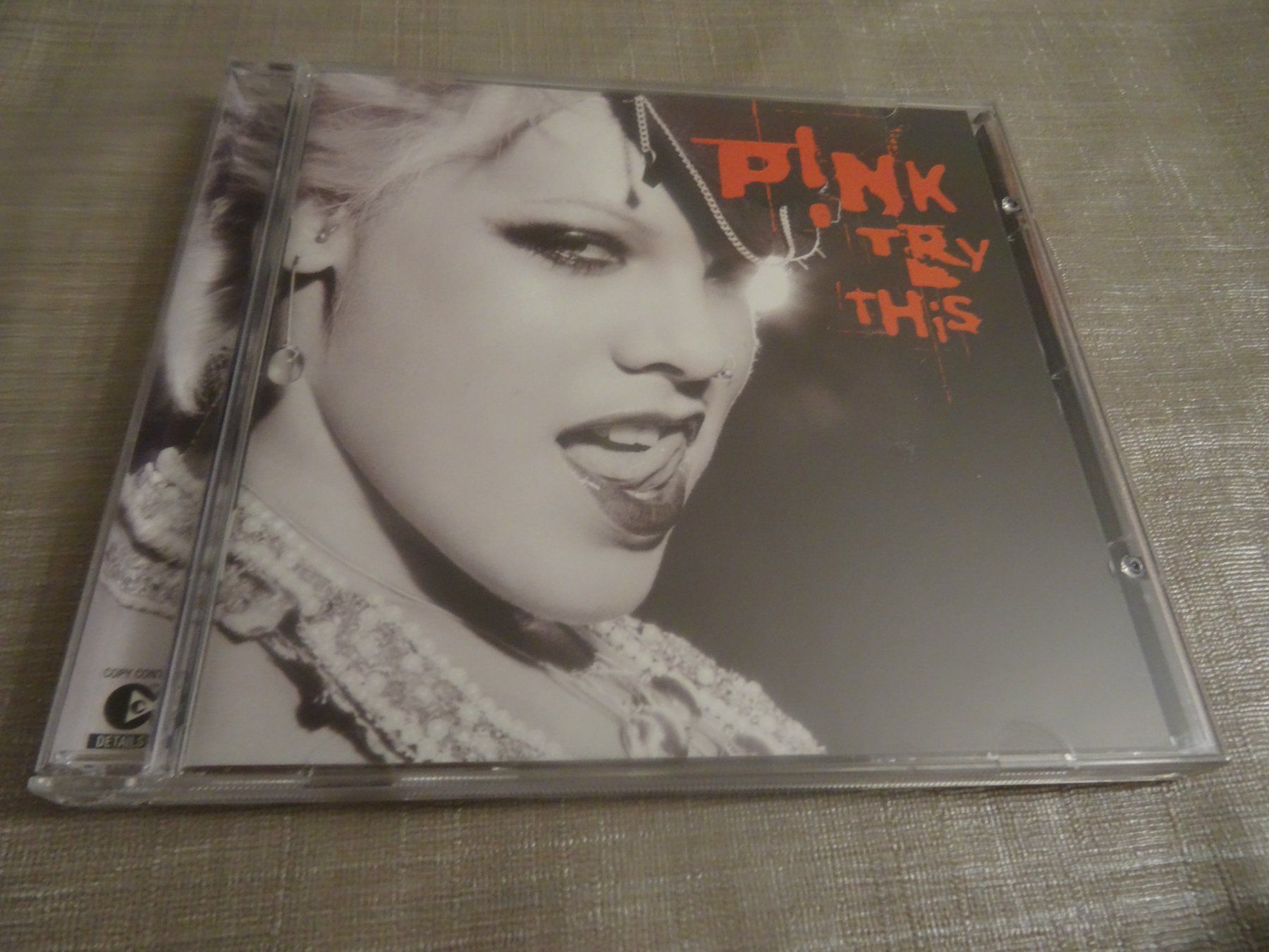 CD: P!nk - Try This - CD – Usato da Olten venduto da Disc-Ausverkauf