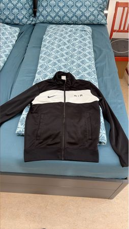 Nike Air Trainingsjacke schwarz weiss neuwertig