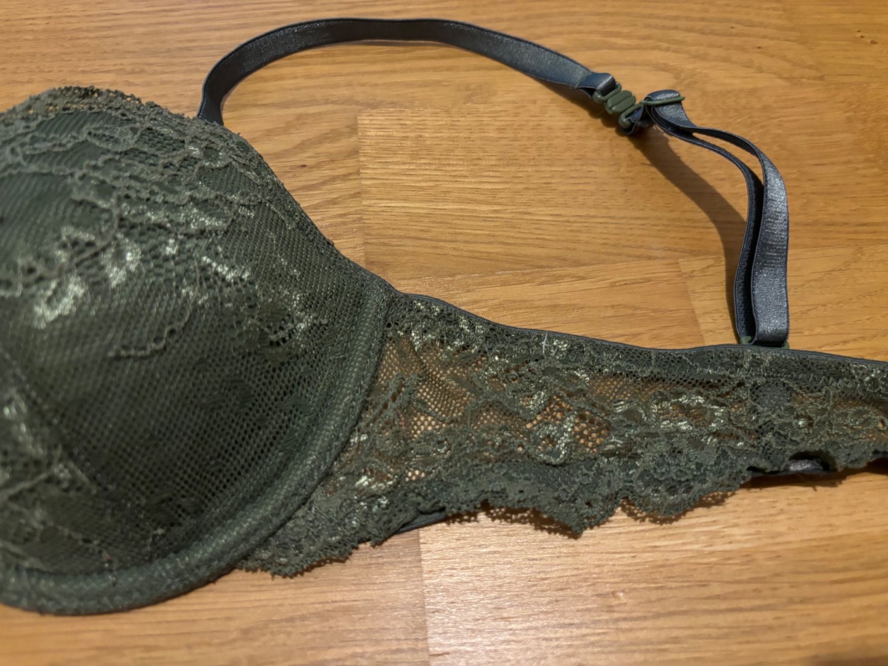 Esprit Altra biancheria intima: BH / Bra - edc by Esprit - Gr. 75A – Usato da Stadel venduto da Chanel_5