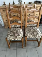 4 Stühle Massiv Holz mit Blumenmuster Polster guter Zustand