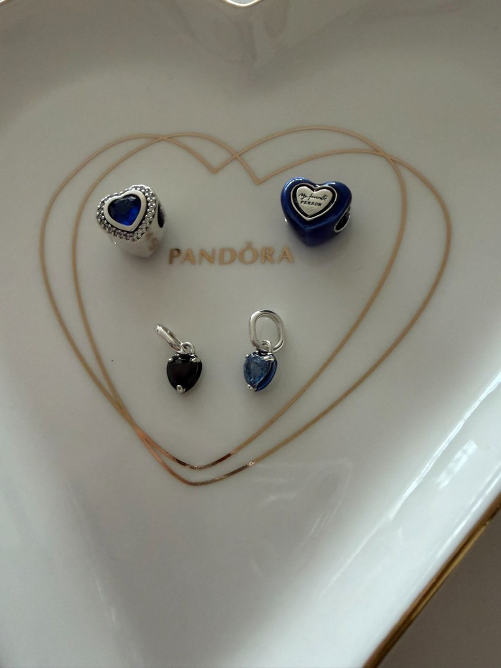 Pandora Ciondoli: Pandora Charms - Herz Blau / Schwarz – Nuovo (secondo la descrizione) da Othmarsingen venduto da Pandabaerchen 1