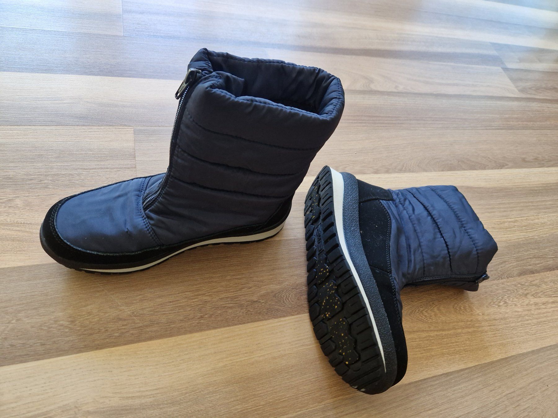 CMP Scarpe per ragazze: Skihandschuhe und Schneestiefel – Usato da Diessenhofen venduto da Lisa2003 3